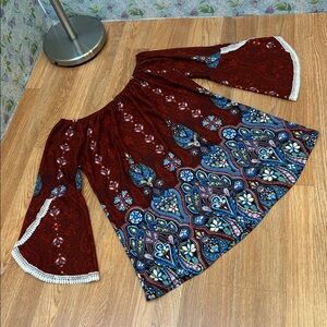 Win Win bohemian red and blue floral paisley with bell sleeves tunic top Size XL